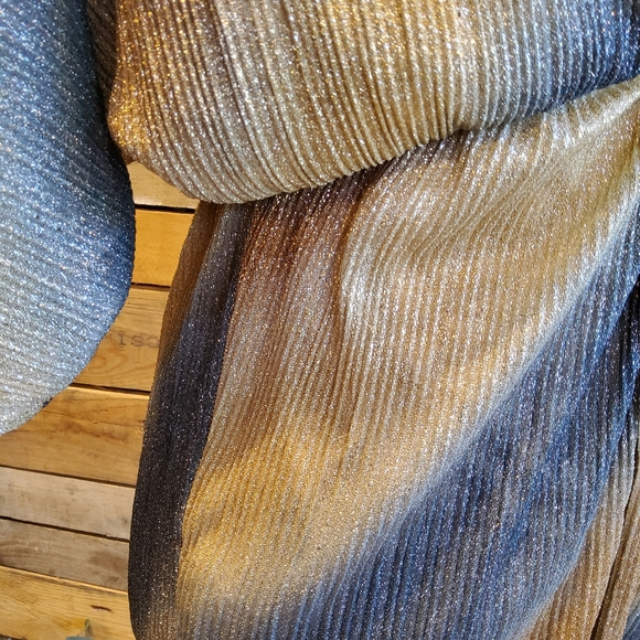 Luch Metallic Twist Knot Midi Dress - Picture 4 of 5